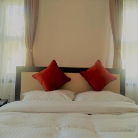 Hidden Leaf Bed & Breakfast Lalitpur Exteriör bild